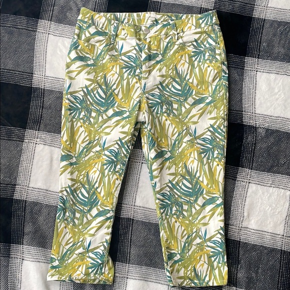 GUC Chicos Slim Leg Capris Size 1 - Picture 1 of 7